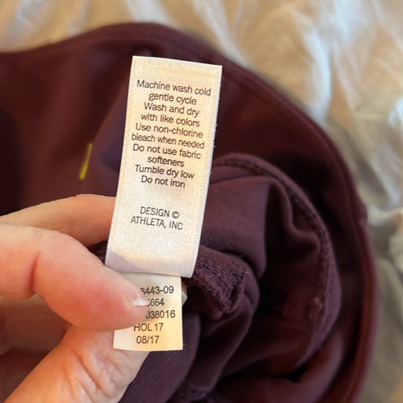 Athleta yoga pants - like new. Size XS women’s - Picture 4 of 7